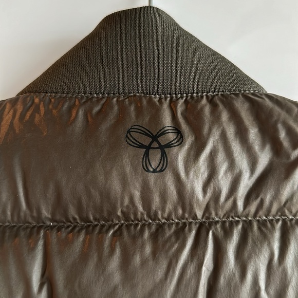 Aritzia TNA chalet puffer jacket - Picture 7 of 7